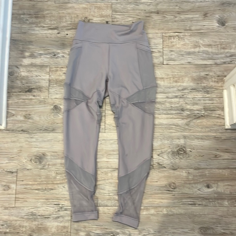 Lulu mesh legging